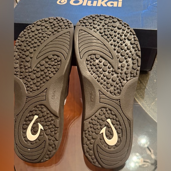 Olukai Men's Brown Slide Sandals - Picture 8 of 13